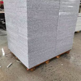 三明 芝麻白火烧面1.8厚300*600地铺石，尺寸标准，厚薄均匀