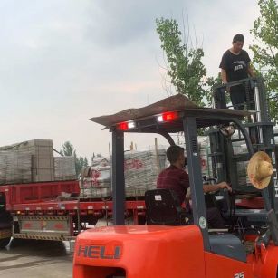 三明 黄金麻冰裂纹，地铺石装车