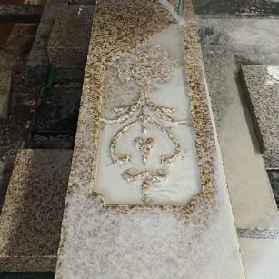 三明 黄金麻花岗岩异形加工雕刻栏杆大柱