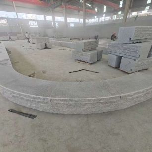 三明 芝麻白异形坐凳，自然面光面弧形加工