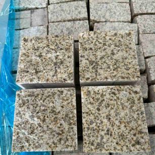 三明 黄金麻花岗岩自然面小方块，弹石，马蹄石等