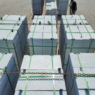 三明 芝麻白花岗岩5公分地铺石 花岗岩厂家工厂装车日常