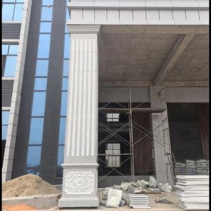 三明 芝麻白光面花岗岩门楼大柱（罗马柱）配雕花底座