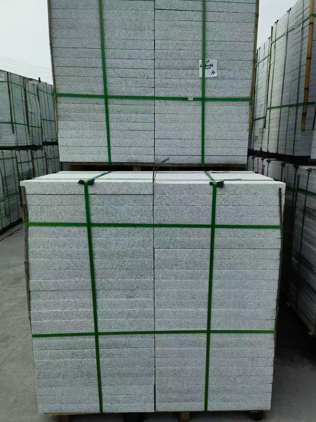 三明 芝麻白火烧，园林广场市政工程地铺石，1.8~5.0厚均有现货