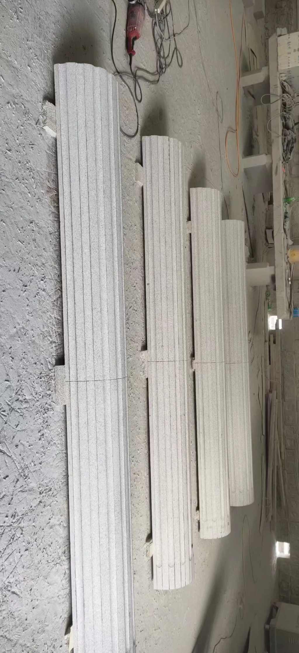 三明 花岗岩厂家带你看白麻花岗岩门楼大柱柱皮