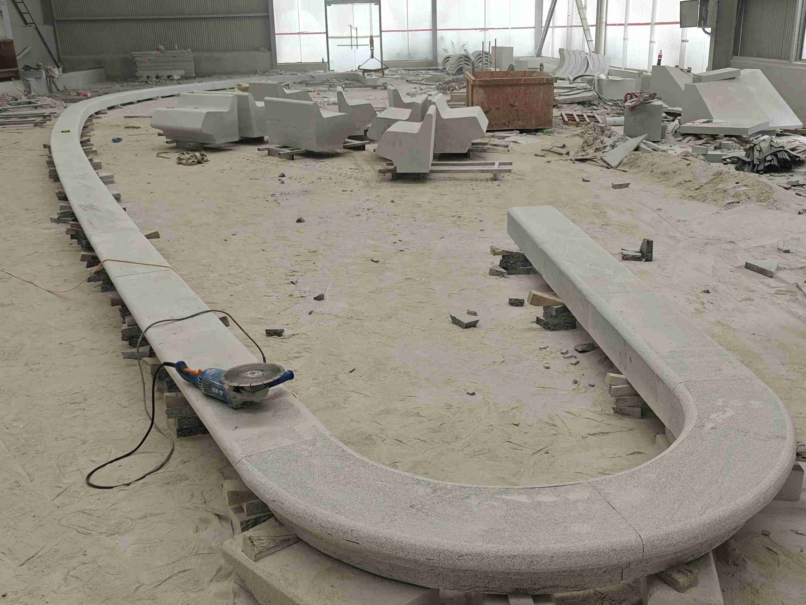 三明 芝麻白花岗岩弧形花坛石，坐凳石