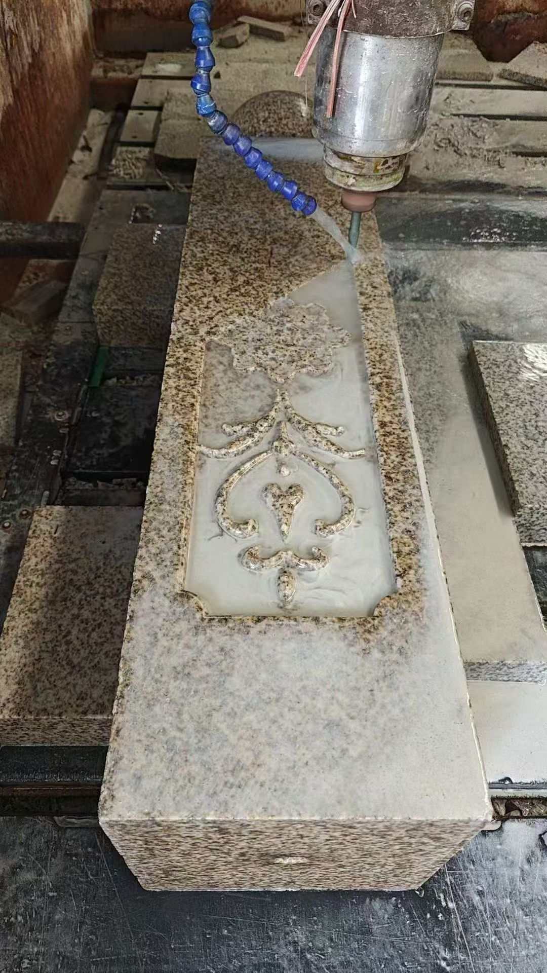 三明 黄金麻花岗岩异形加工雕刻栏杆大柱