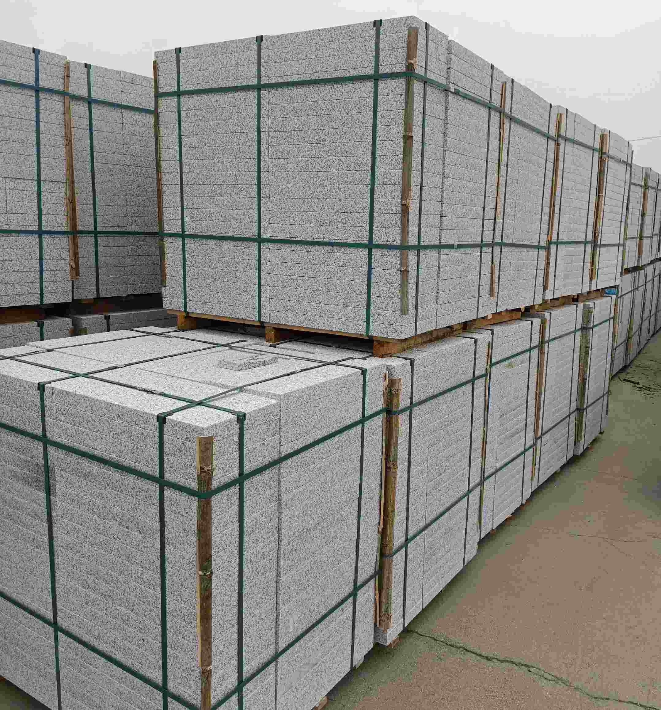 三明 白麻花岗岩石材荔枝面地铺石（300*600*50）