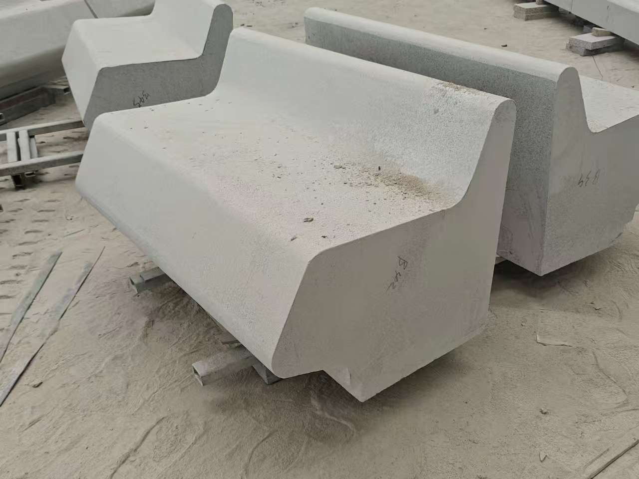 三明 芝麻白花岗岩异形坐凳，石凳