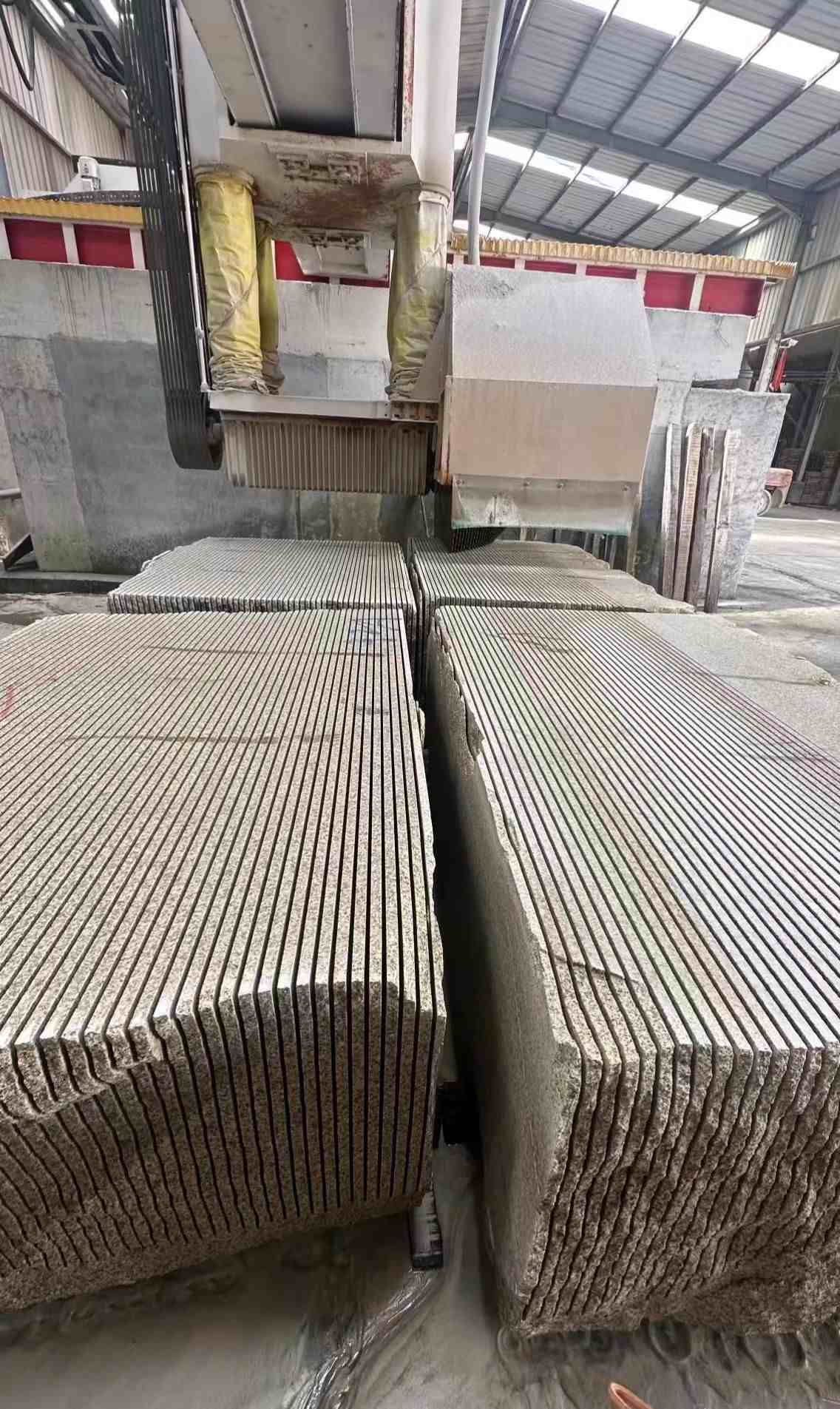 三明 车间生产日常，黄金麻白麻花岗岩