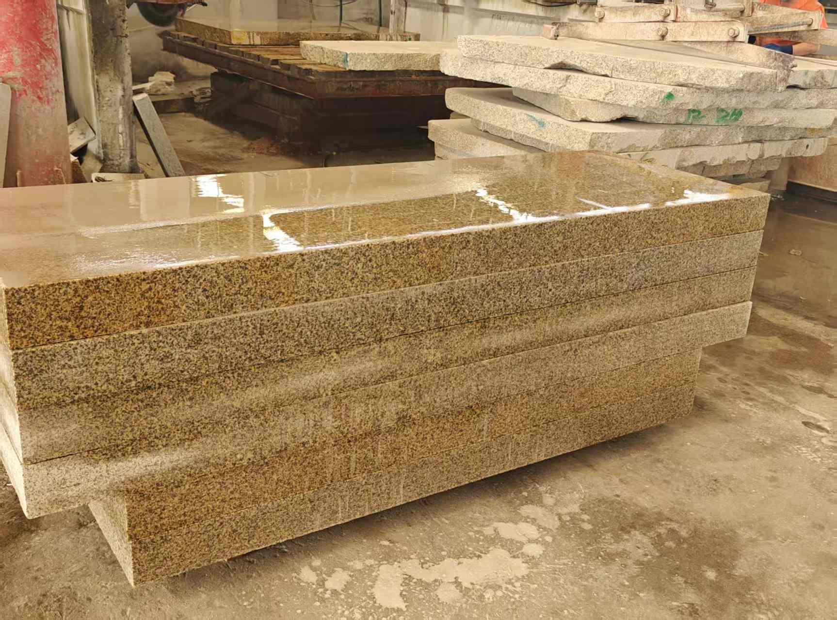 三明 黄金麻栏杆料半成品加工中