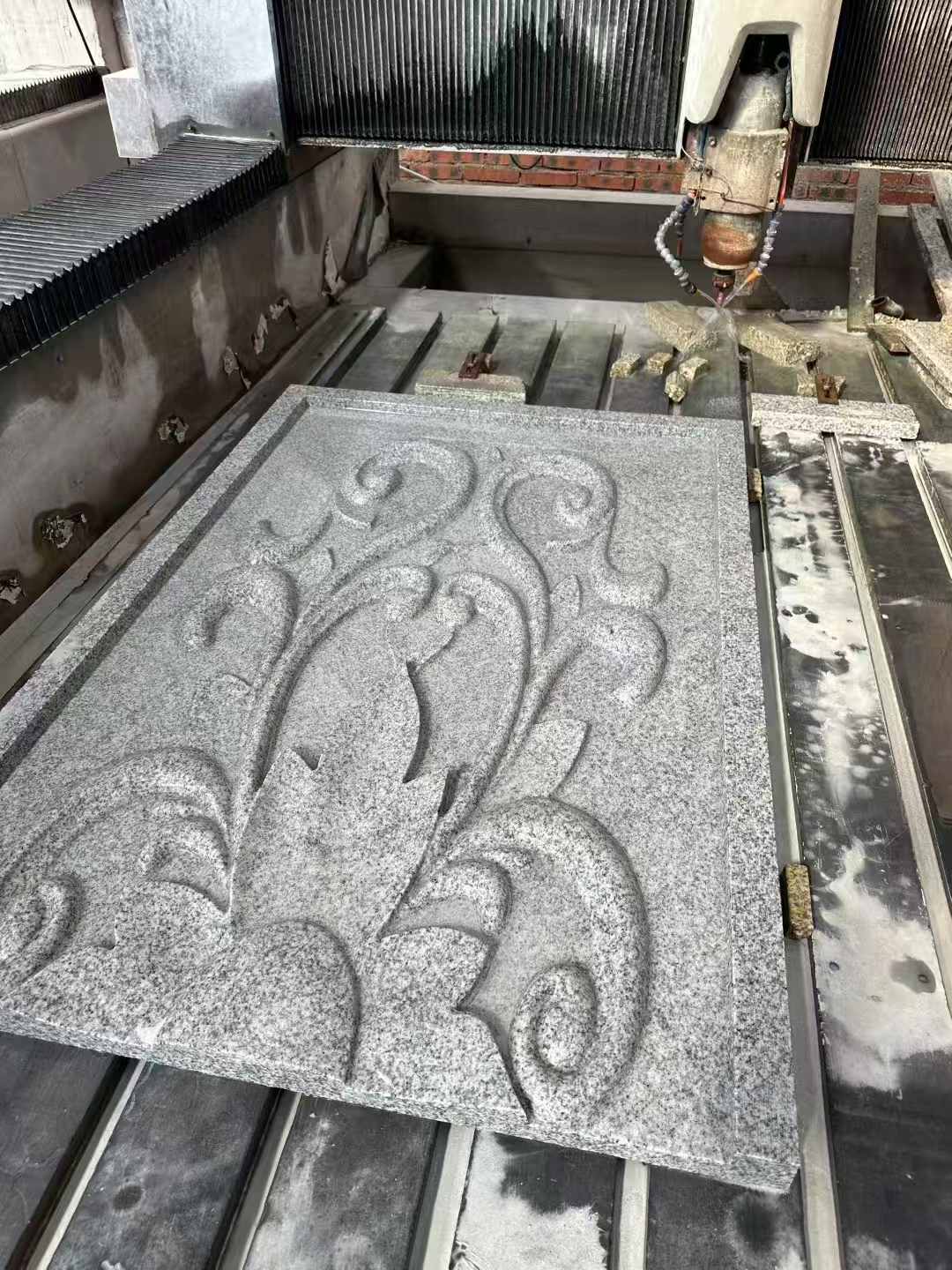 三明 白麻别墅干挂雕花板