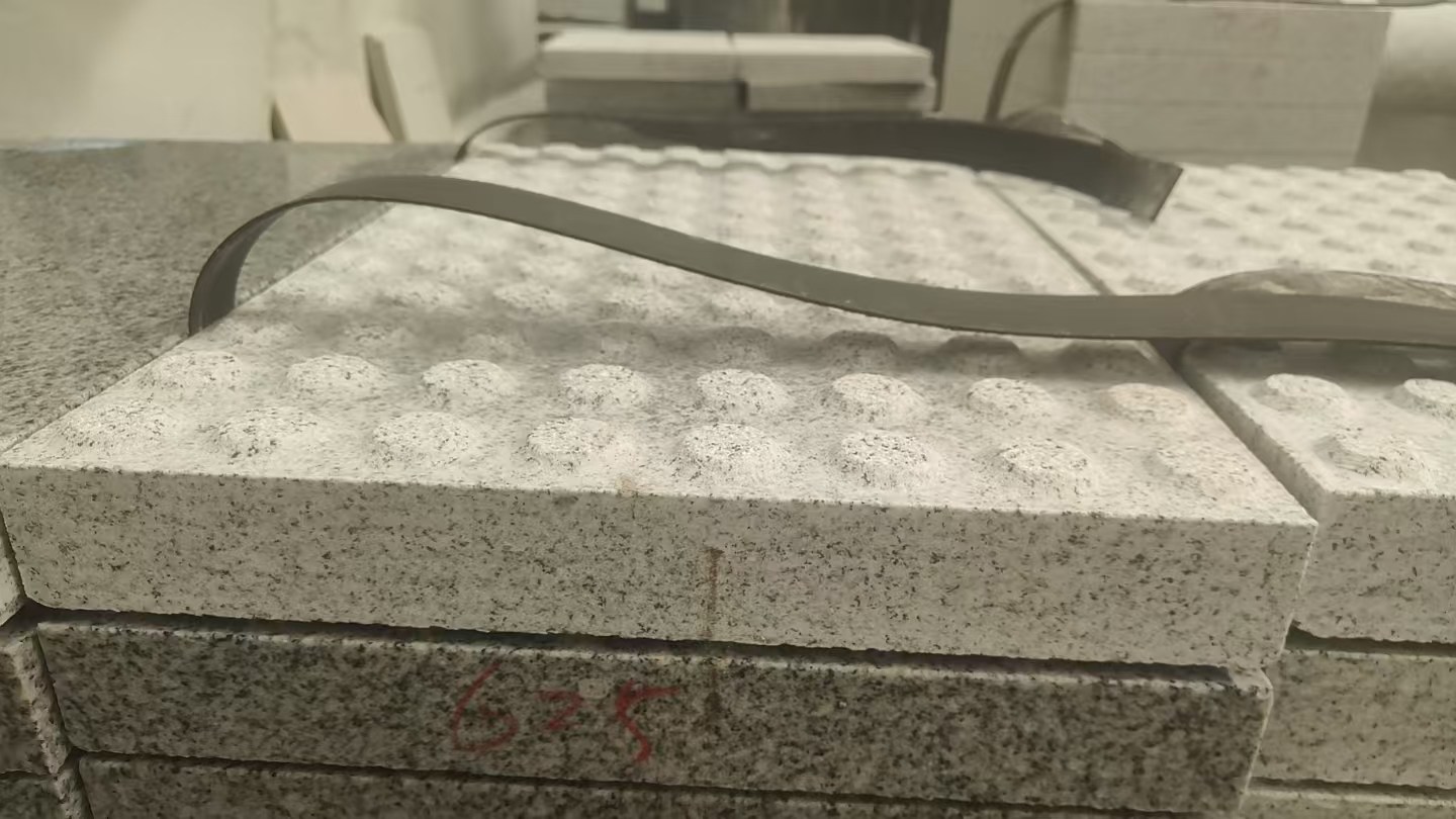 三明 芝麻白花岗岩6.0公分荔枝面五轴加工雕刻盲点