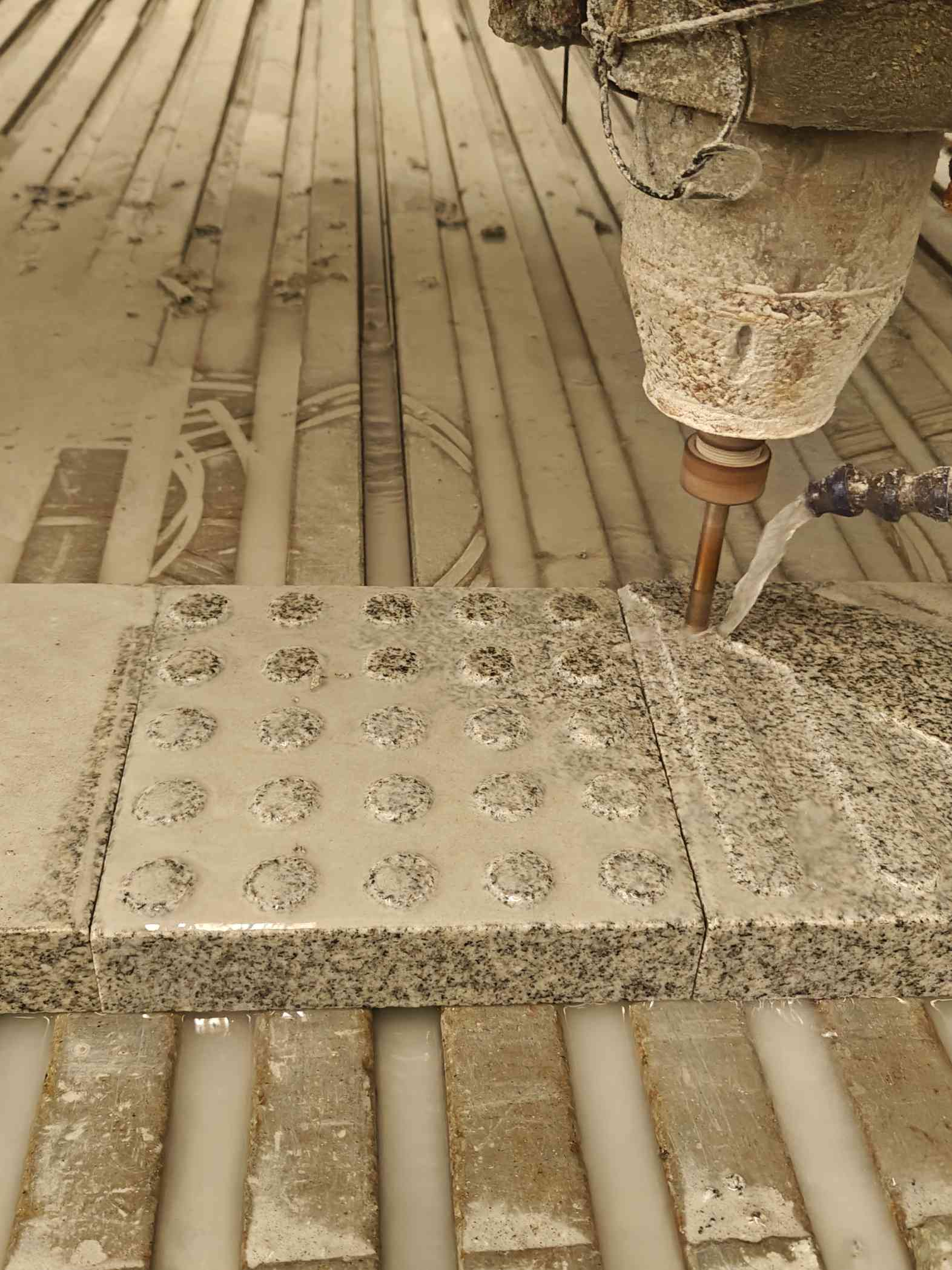 三明 芝麻白花岗岩石材盲人石、盲道石、盲点石