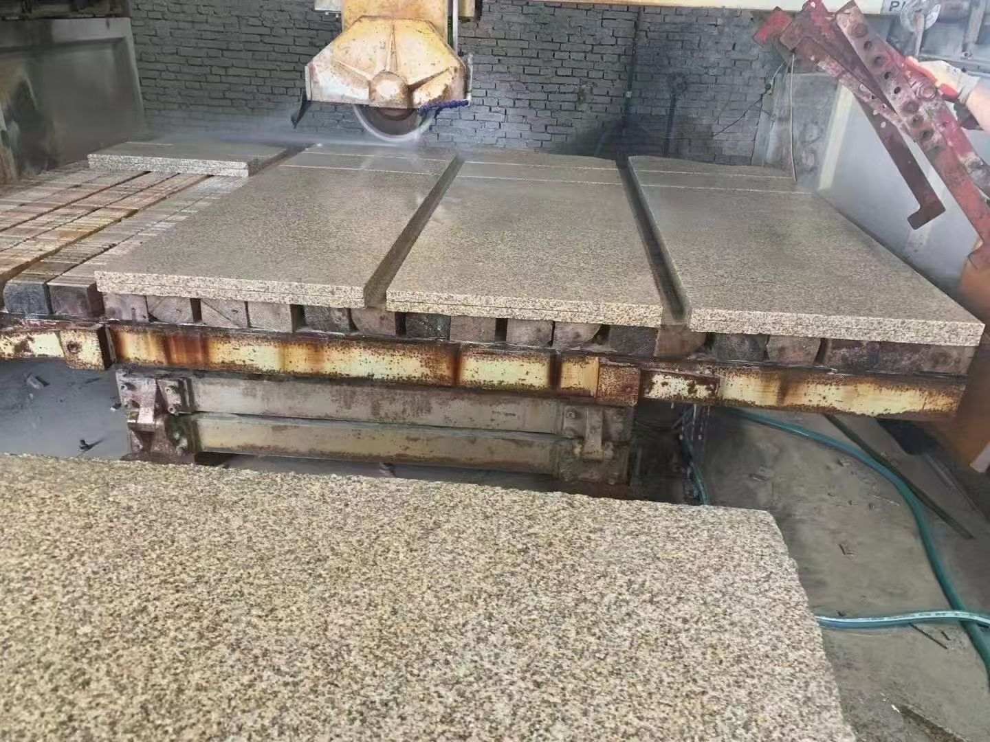 三明 黄金麻荔枝面成品板加工