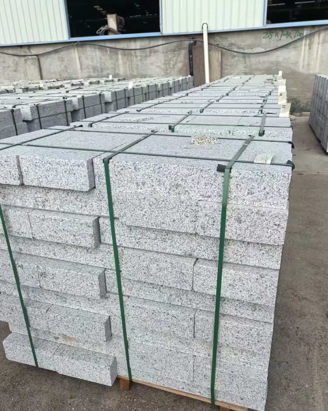 三明 白麻花岗岩路沿石，弧形路沿石，道牙石，马路牙子，界石，路缘石，平沿石，直岩石，平缘石等