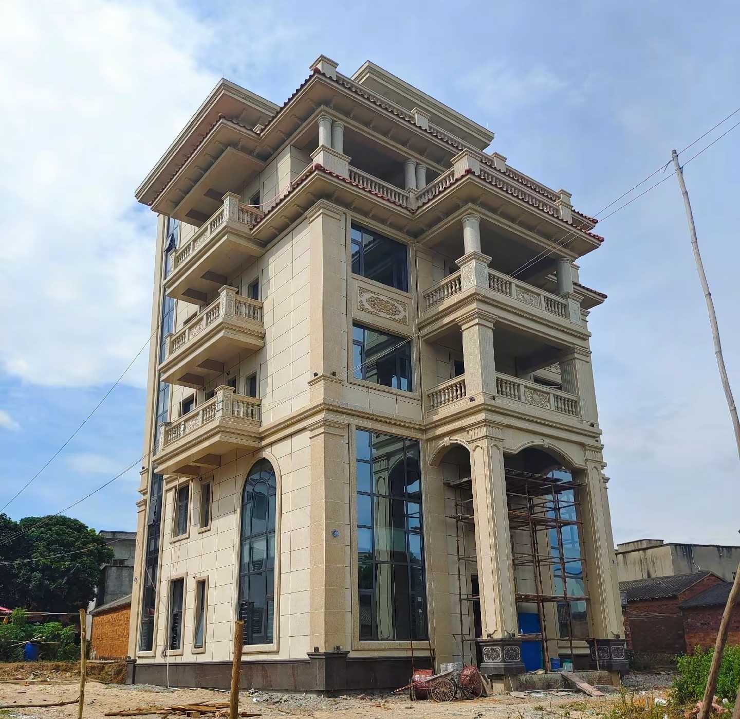 三明 黄金麻花岗岩石材别墅外墙干挂搭配（雕花栏杆花瓶柱门楼罗马柱）