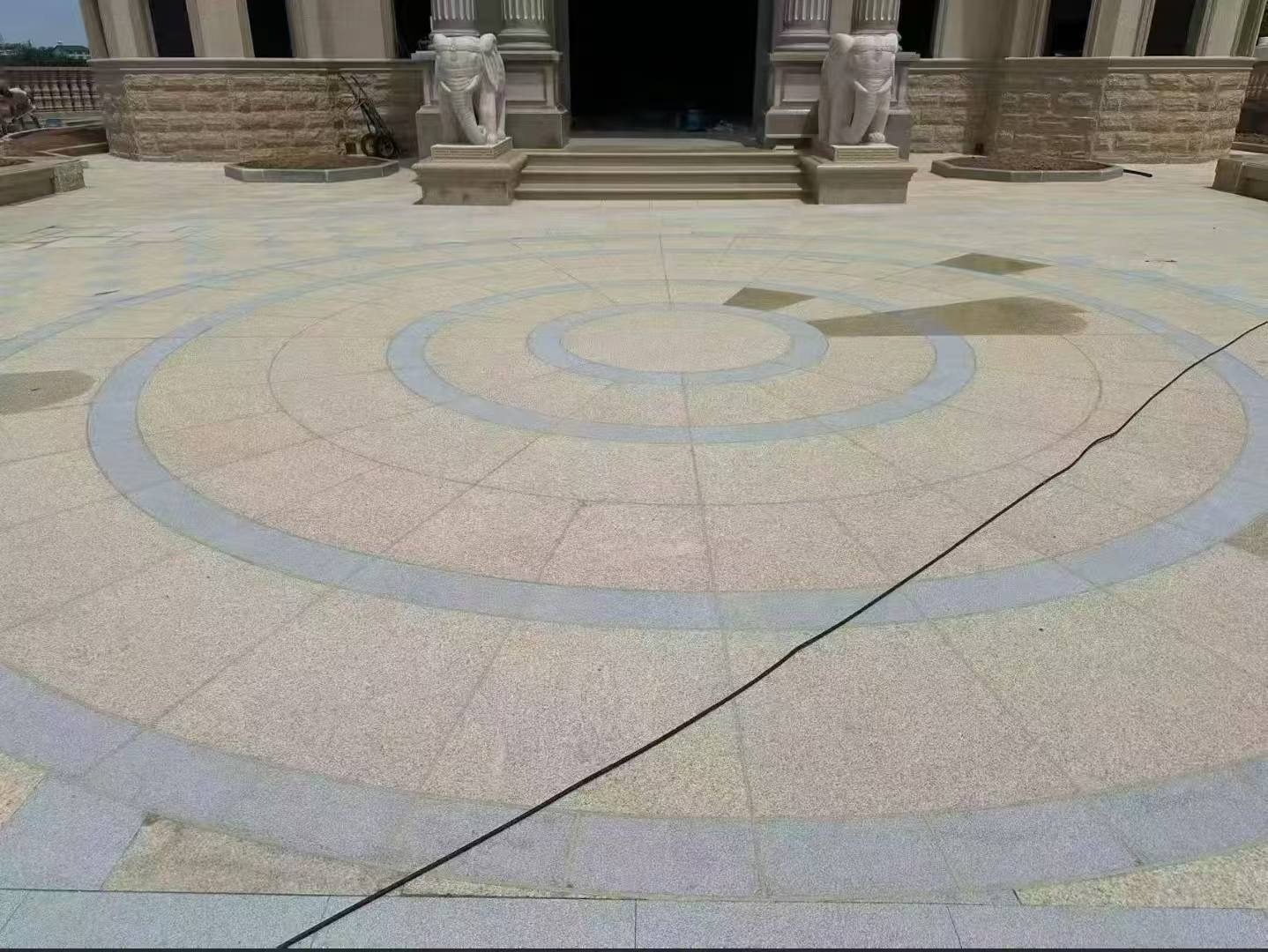 三明 黄金麻芝麻灰花岗岩石材地铺拼接效果